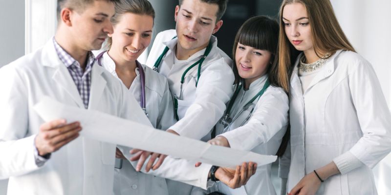 Mazowieckie stypendia dla studentów medycyny i pielęgniarstwa – nawet 4 tys. zł miesięcznie