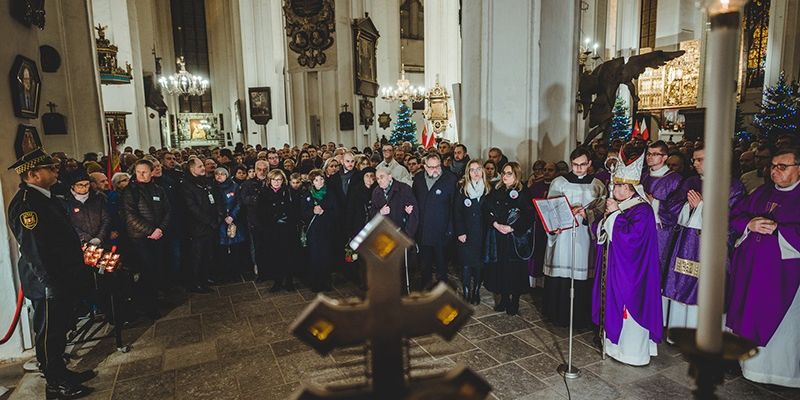 Msza św. w intencji prezydenta Gdańska, Pawła Adamowicza. - Minął rok, ale łzy jeszcze trwają