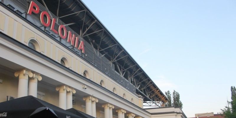 “Mamy dość czekania!” Apel Polonii Warszawa do władz miasta