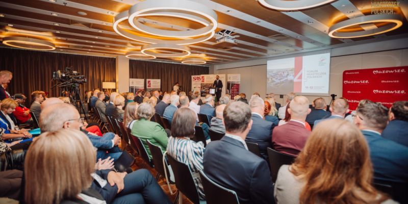 Warszawa gościła 5. Forum Miasteczek Polskich – pół tysiąca samorządowców debatowało o cyfryzacji, energetyce i rozwoju lokalnym