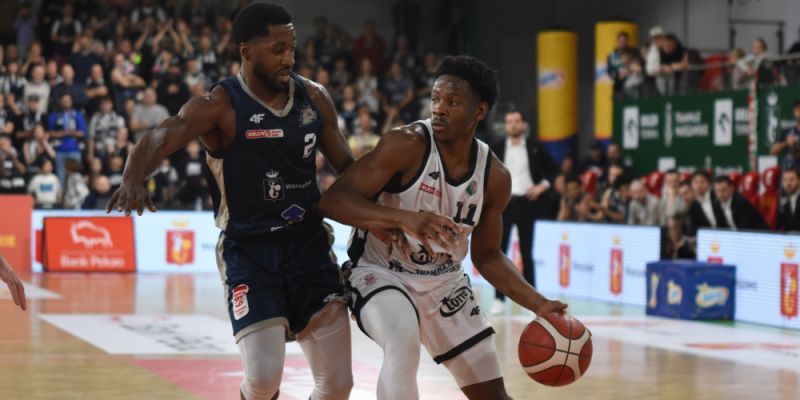 Dziki wygrały derby stolicy