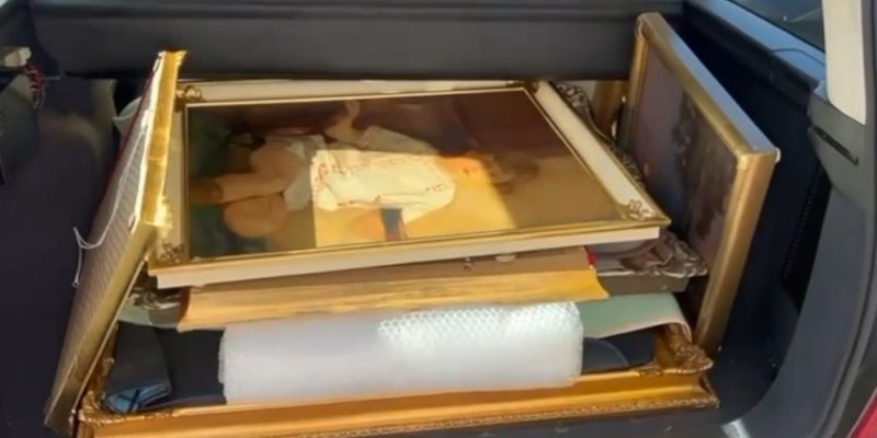 Obrazy Kossaka i Karpińskiego odzyskane przez mokotowskich policjantów