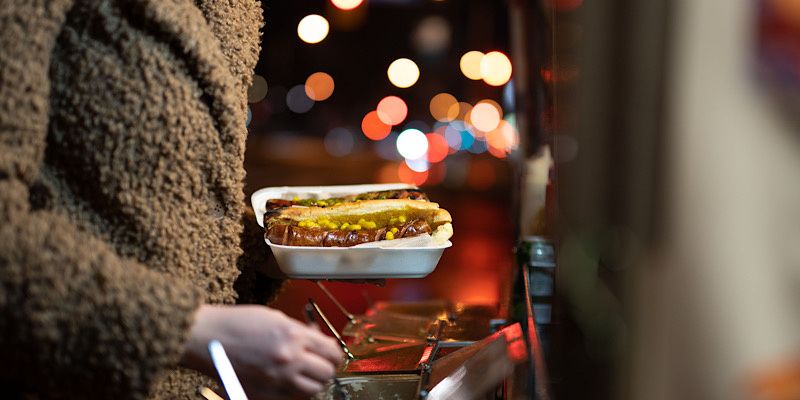 Kulinarne święto pod gwiazdami. Gastro Miasto powraca na Plac Centralny przy Pałacu Kultury i Nauki