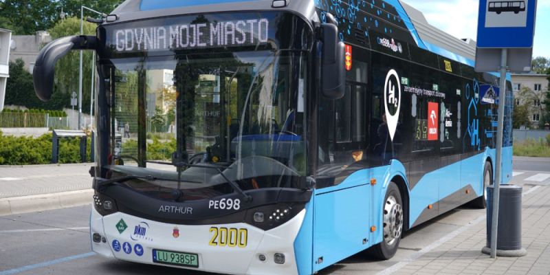 Nowoczesny pojazd na gdyńskich ulicach – miasto testuje autobusy wodorowe