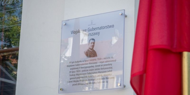 Tablica upamiętniająca działanie Wojskowego Gubernatorstwa Warszawy odsłonięta