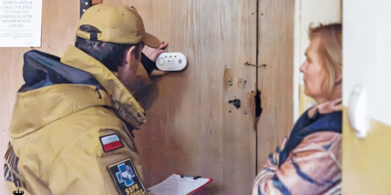 Strażacy dla bezpieczeństwa Targówka: Nowoczesne zabezpieczenia w domach mieszkańców