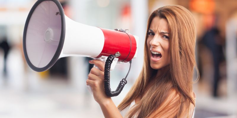 Protest pracowników ZUS przed Ministerstwem Finansów