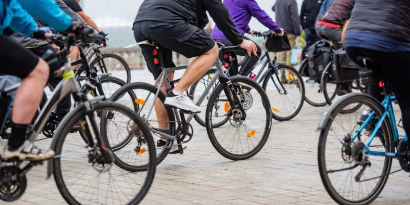 Zmiany w organizacji ruchu: rowerzyści i deskorolkarze opanują ulicę