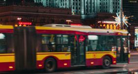 W Warszawie rusza Wakacyjny Autobus WTP. Na pasażerów czekają atrakcje i bezpłatne przejazdy