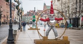 Na warszawskich ulicach pojawia się już świąteczna iluminacja