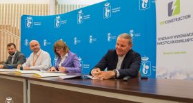 Zielona energia dla edukacji - Targówek podpisał umowy na termomodernizację dwóch szkół