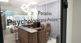 Nowoczesna strefa wsparcia dla młodzieży w Wawrze: otwarcie nowej przestrzeni przy ulicy Żegańskiej