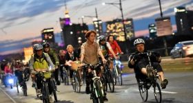 Weekend z utrudnieniami w Warszawie. Marsze, rowerzyści i rolkarze na ulicach