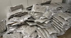 Narkotyki ukryte w panelach LED. Przesyłka z Kanady zatrzymana w Warszawie