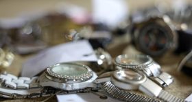 14 tysięcy zgub w Biurze Rzeczy Znalezionych. Od dowodów po spadochrony