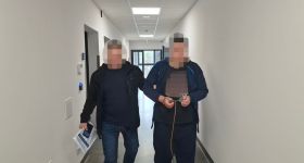 Atak na medyków i próba kradzieży auta przy użyciu nożyczek