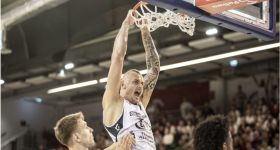 Legia wygrywa na inaugurację Orlen Basket Ligi
