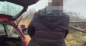 Kolejna dziupla samochodowa zlikwidowana. 46-latek w rękach policji