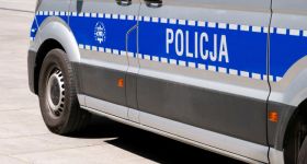 Akcja policyjna na ulicy Brzeskiej: Policja zabezpieczyła blisko 900 porcji narkotyków