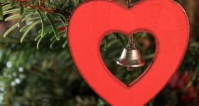 Świąteczne zawieszki znów będą do wzięcia - miasto rozda 18 tysięcy ozdób