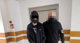 Tymczasowy areszt dla nożownika z tramwaju: Napastnikowi grozi do 20 lat więzienia