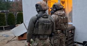 Rozbita szajka samochodowa. 16 zatrzymanych, milionowe wyłudzenia i narkotyki