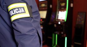 Funkcjonariusze zlikwidowali nielegalne punkty gier i zabezpieczyli milion złotych w automatach