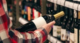 Nocny zakaz sprzedaży alkoholu w całej stolicy. Jest decyzja radnych