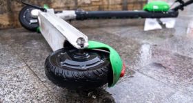 Dzielnice chcą ograniczeń dla hulajnóg elektrycznych