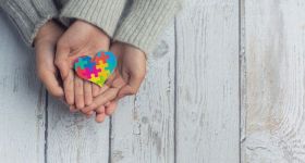 Już jutro Światowy Dzień Świadomości Autyzmu. Niebiesko-różowa solidarność