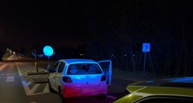 Pijany kierowca wjechał w znak i próbował przekupić policjantów