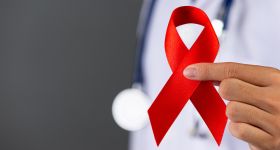 Światowy Dzień AIDS 2025: sprawdź swój status serologiczny