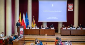 [Komentarz] Sesja budżetowa, czyli naprawdę ładne slajdy