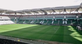 Duże utrudnienia w ruchu i korki w rejonie Łazienkowskiej: dzisiaj Legia zmierzy się z Widzewem