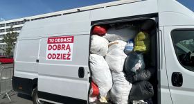 Sobotnie zbiórki tekstyliów w warszawskich dzielnicach. Pierwsza akcja w Wawrze