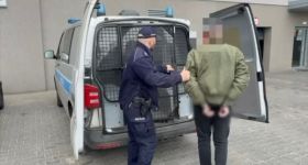 Areszt dla oszustów podszywających się pod policjantów: Seniorka z Ursynowa straciła sejf z oszczędnościami