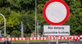 Na Dewajtis pojawią się progi zwalniające. Ulica zostanie czasowo zamknięta