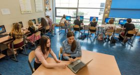 Edukacja przyszłości – jak AI zmienia warszawskie szkoły