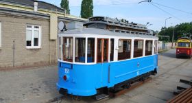 Zabytkowy tramwaj z Krakowa spędzi wakacje w stolicy