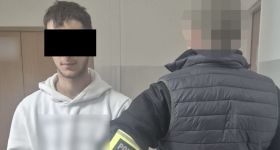 Oszukiwali metodą „na podszywacza” i wypłacali pieniądze z bankomatu